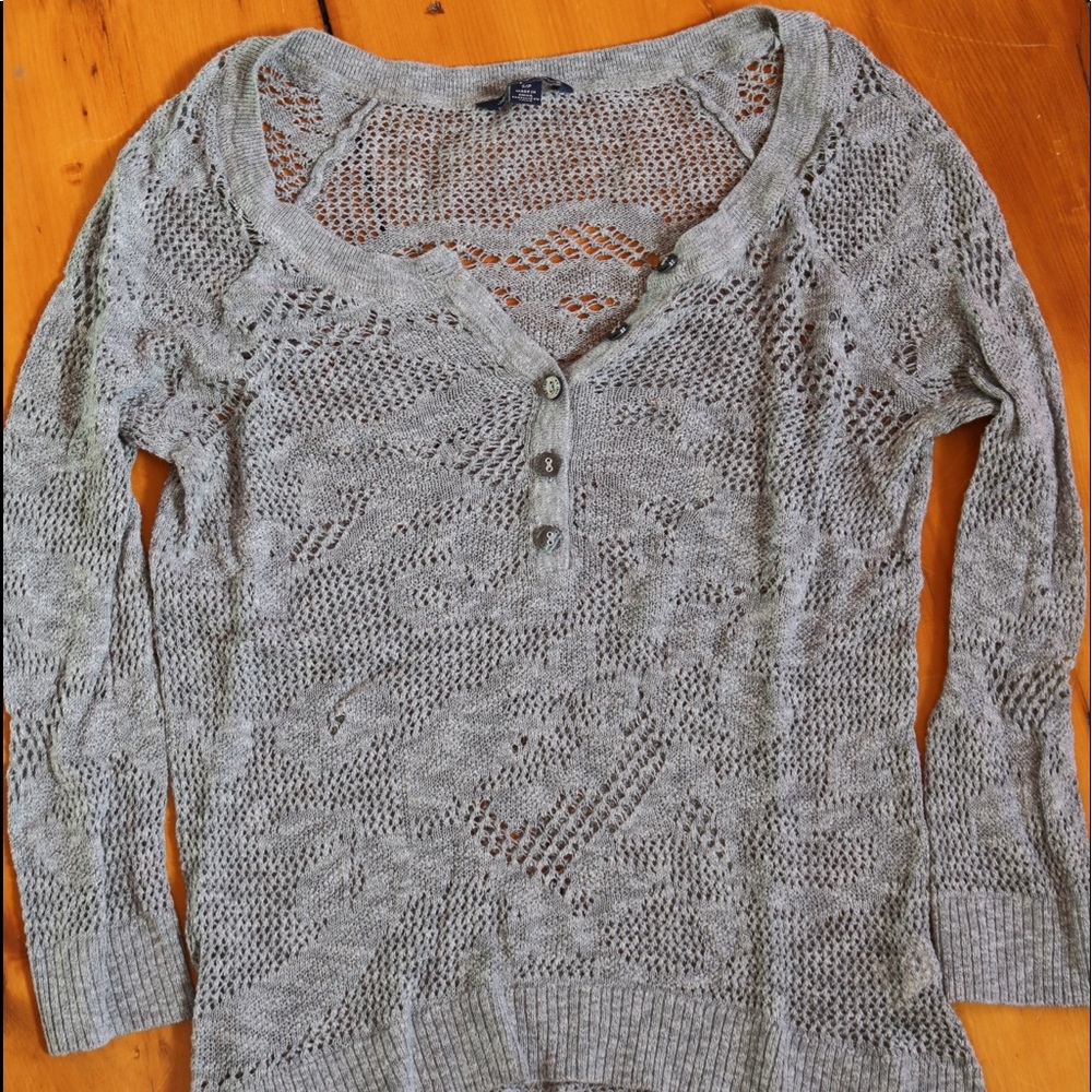 American eagle grey top